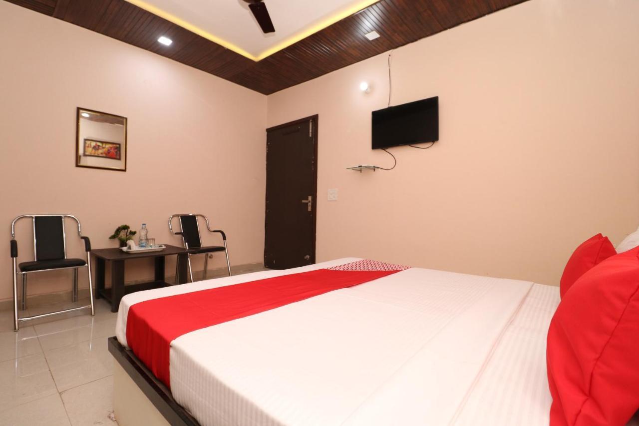 Oyo 28338 New Life Hotel Banur Buitenkant foto