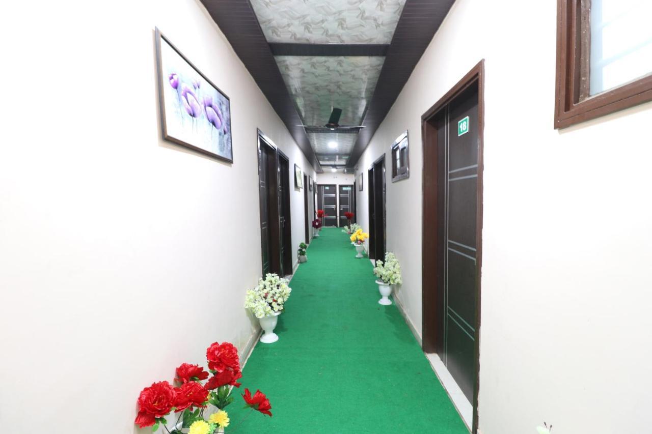 Oyo 28338 New Life Hotel Banur Buitenkant foto