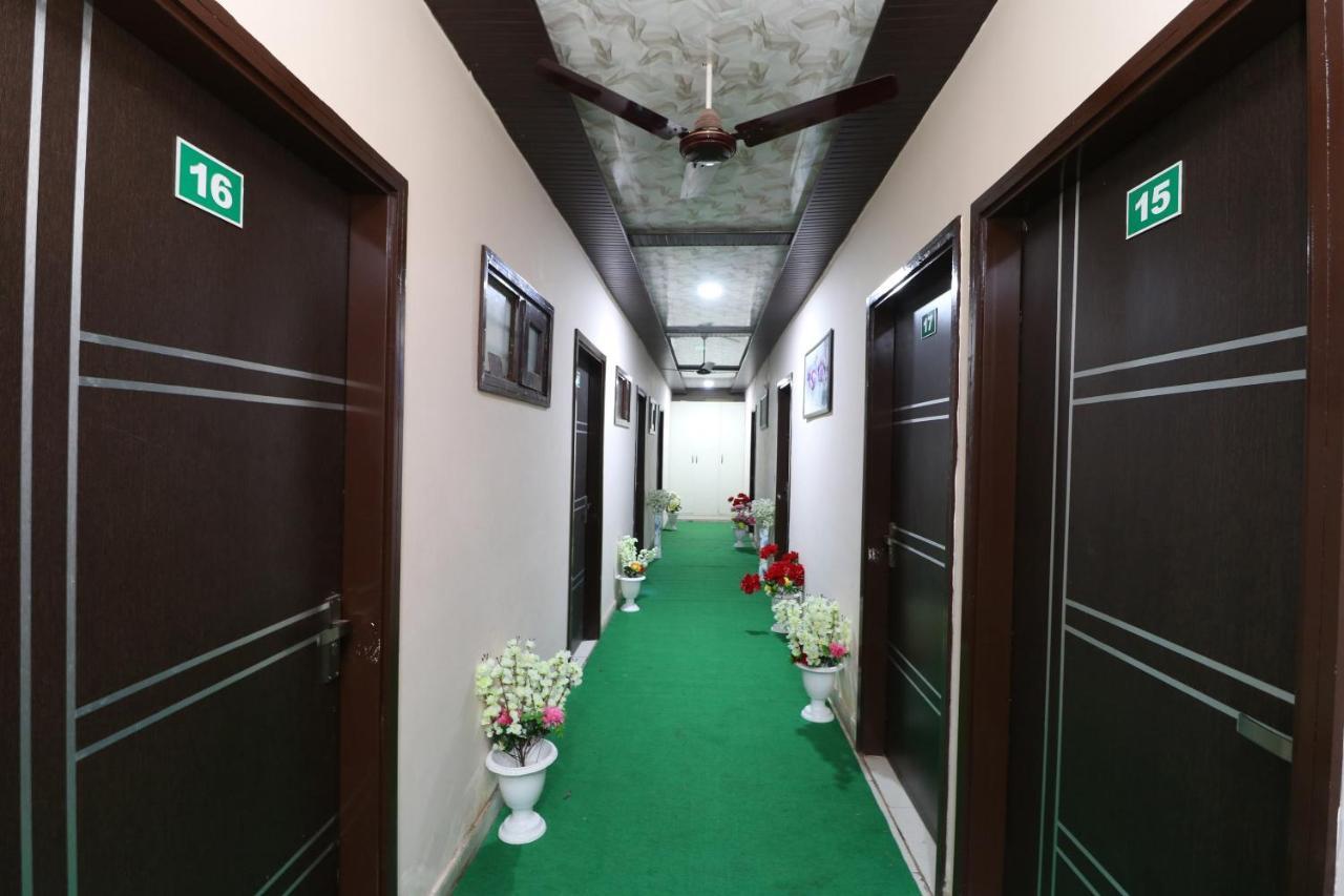 Oyo 28338 New Life Hotel Banur Buitenkant foto