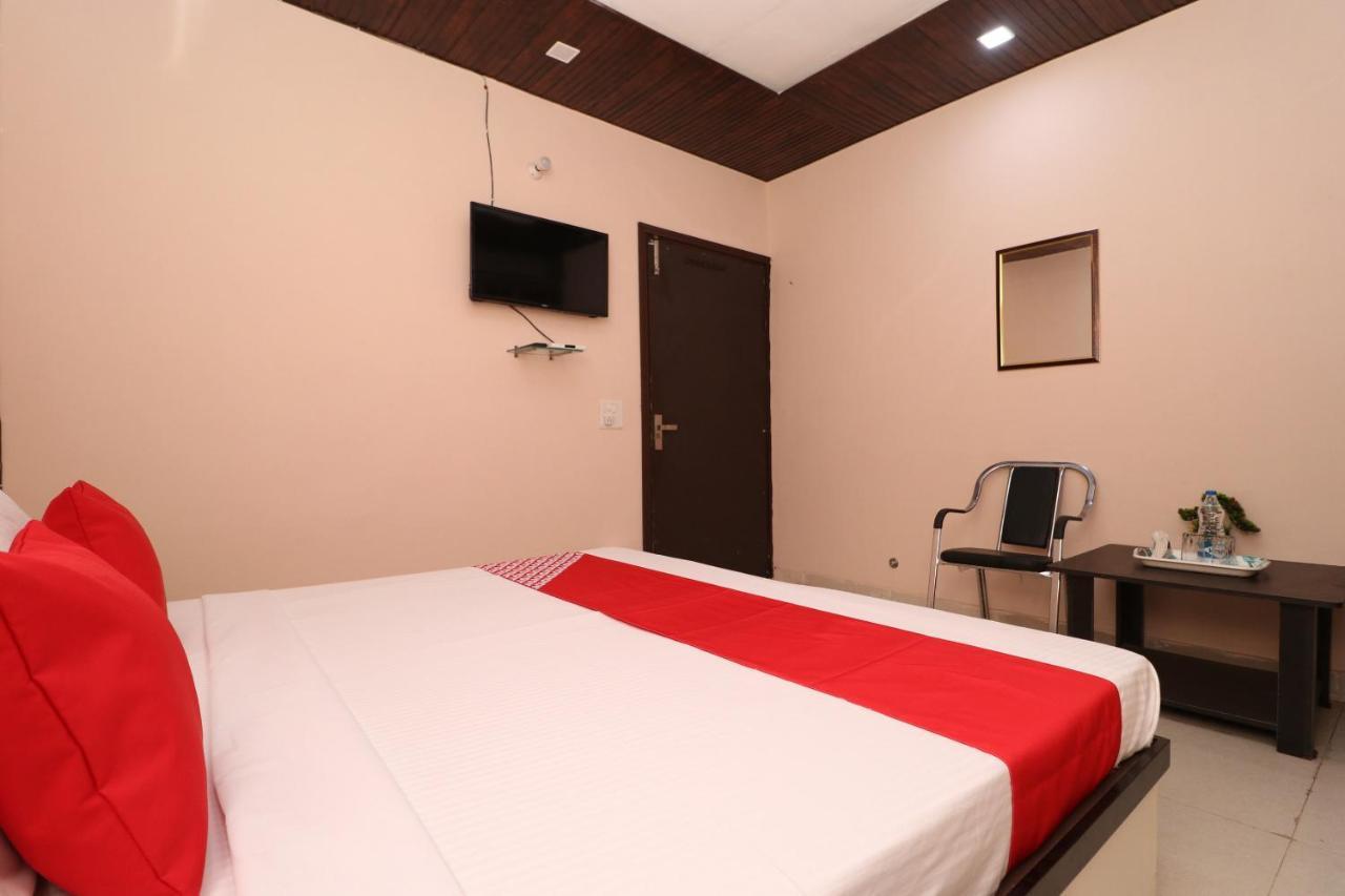 Oyo 28338 New Life Hotel Banur Buitenkant foto